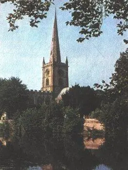 В церкви Святой Троицы Стратфорд Шекспир был крещен и похоронен закончив - фото 85