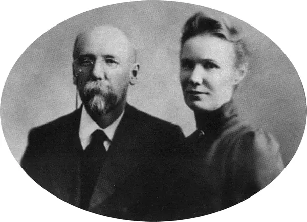 Федор Сологуб с сестрой Ольгой 1900е гг Георгий Чулков Константин Эрберг - фото 9