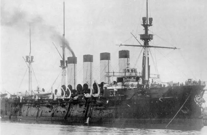 Вверху крейсер Россия перед уходом на Тихий океан 1897 г Во - фото 115