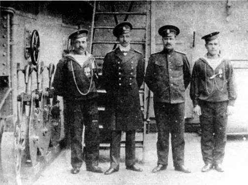 Офицеры и унтерофицеры России 1910е гг В кильватер Олегу Россия 6 - фото 49