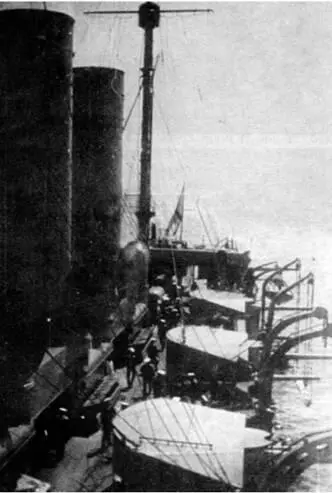 Броненосный крейсер Россия 1910е гг Вид с носового мостика на левый борт - фото 62