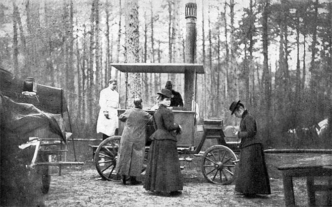 Беловеж Императрица Александра Федоровна и фрейлина С Орбелиани перед - фото 46