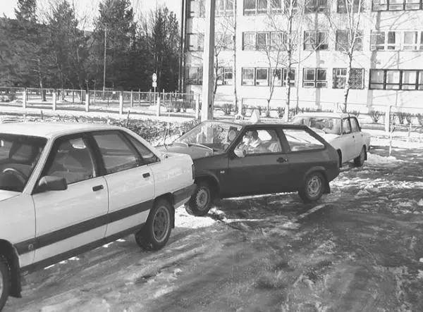 Рис 32Неудачная диагональная парковка выполненная передним ходом Более - фото 11