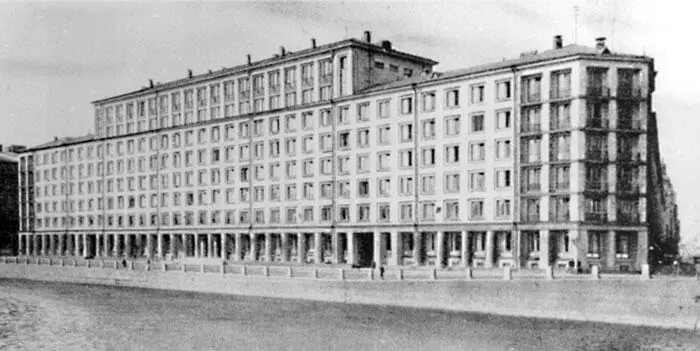 Общежитие ЛИСИ на набережной реки Фонтанки В 1920х годах в Александринском - фото 120