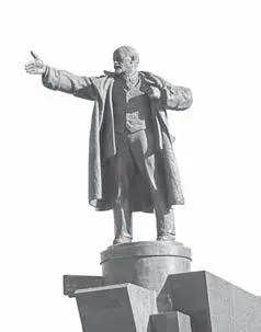 Ленин на броневике у Финляндского вокзала На протяжении 1917 г Ленин - фото 204