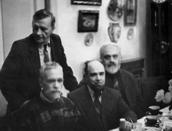 Бывшие члены ВСХСОН Леонид Иванович Бородин стоит Александр Андреевич - фото 61