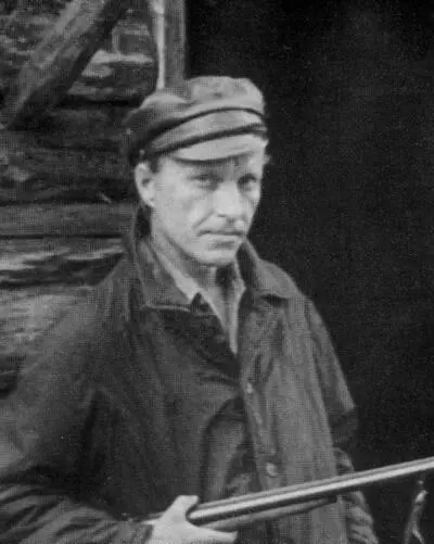 Сторож Байкальского зверопромхоза Леонид Бородин 1973 г Лариса дал мне - фото 66