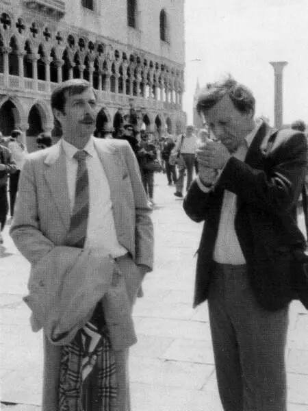 Директор издательства Посев Николай Жданов с автором Венеция 1989 г На - фото 77