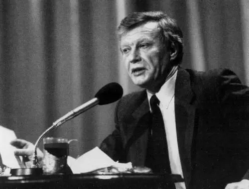 Выступление в Рахманинском зале США 1990 г Лагерный поэт Валентин Соколов - фото 81