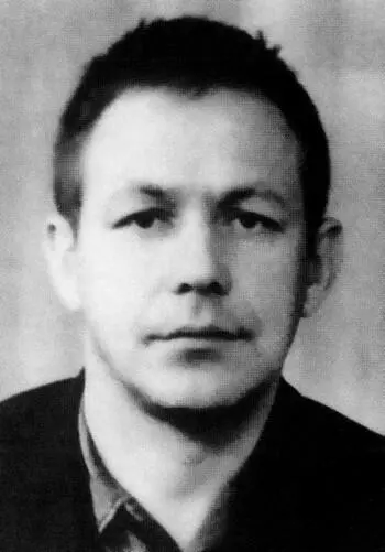 Лагерный поэт Валентин Соколов по кличке Валентин Зэка На могиле Валентина - фото 82