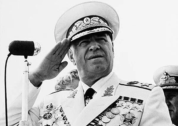 Через два месяца Никита Сергеевич Хрущев напуганный необычайным авторитетом - фото 21