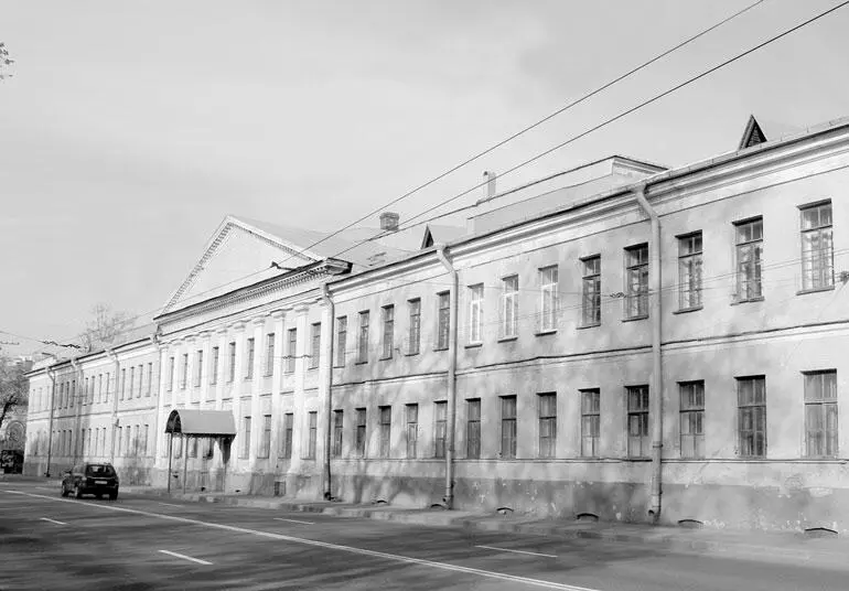 Здание бывшего Второго кадетского корпуса Фото 2011 года Его кстати чаще - фото 53