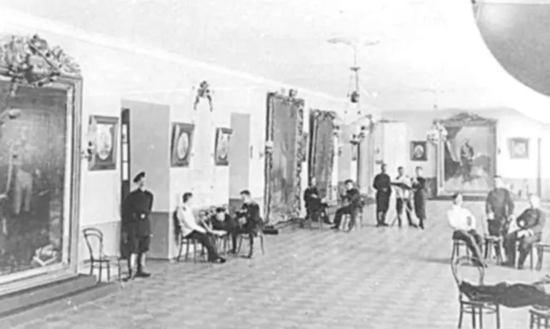 Портретный зал Павловского военного училища Фото 1908 года Юнкер Павловского - фото 57