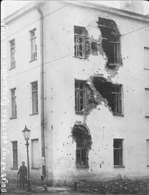 Владимирское военное училище после штурма в октябре 1917 года В 15 часов 15 - фото 62