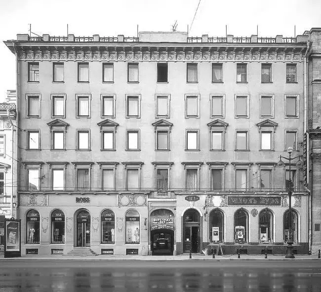 Фотография 2004 года В 2004 году сюда вернулся Салон Буре часы ювелирные - фото 58