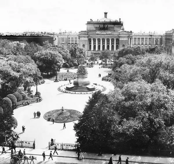 Екатерининский сквер и Александрийский театр Фотография 1900х годов В основу - фото 104