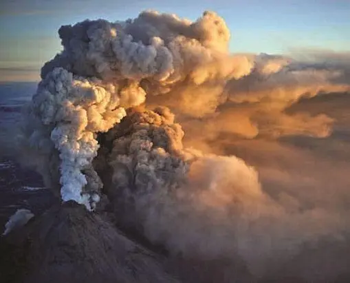 Извержение вулкана Кизимен на Камчатке Извержение вулкана в Исландии - фото 28