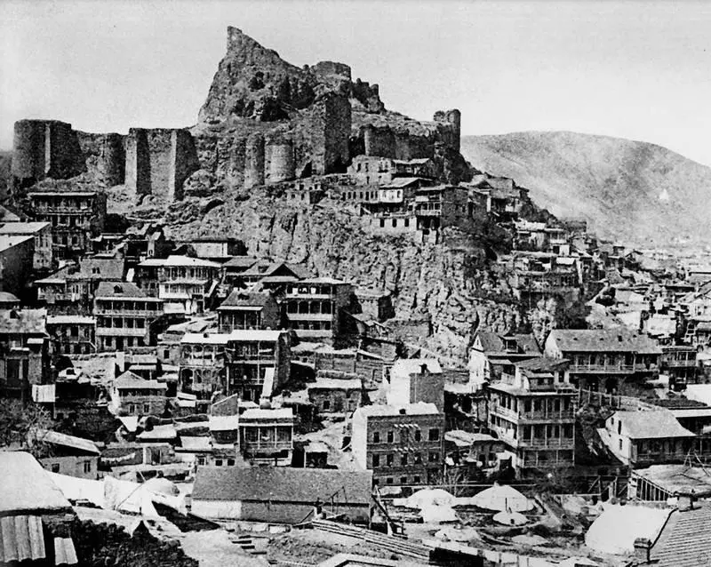 Туземная часть Тифлиса Фотография конца XIX века Стеснения чинимые грузинской - фото 12