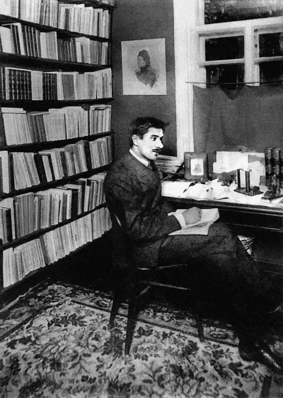 Корней Чуковский 1910е Сам Гумилев составил том А К Толстого Чуковский - фото 128
