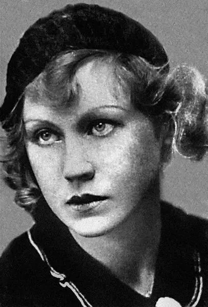 Ирина Одоевцева ок 1920 года Но в 19191920 годы Гумилев имел основания - фото 134