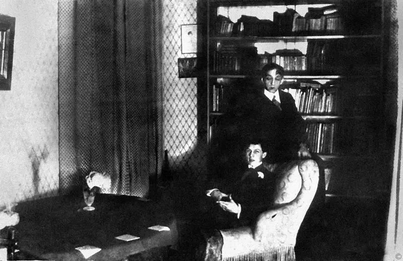 Михаил Кузмин и Юрий Юркун 1910е Через несколько дней в Доме литераторов - фото 161
