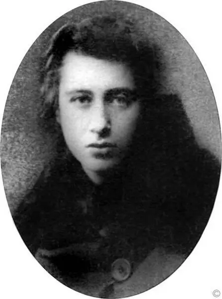 Вера Лурье ок 1921 года 11 января Гумилев присутствует на рождественском балу - фото 162