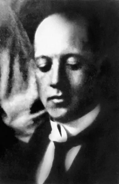 Николай Гумилев Фотография М С Наппельбаума Фрагмент одной из групповых - фото 164