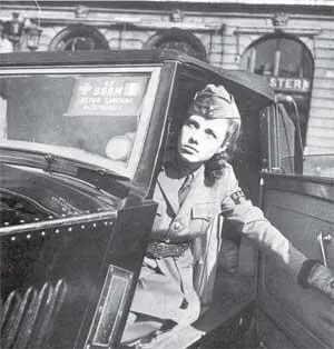 Гого дочь Эльзы Скиапарелли Париж 19391940 Итак я выбрала для Гого - фото 46