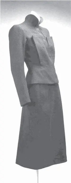 Женский костюм от Скиапарелли 1938 Я спрашиваю себя понимали ли люди в то - фото 51