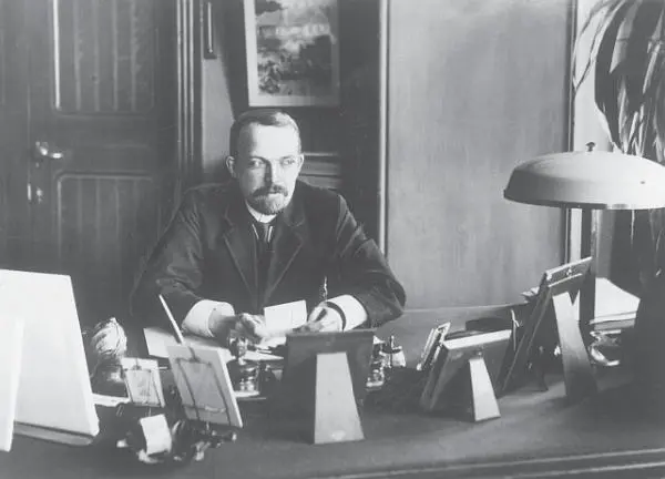 Михаил Васильевич Сабашников в своем рабочем кабинете 1910е гг Мы никогда - фото 7