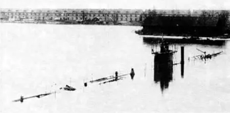 Подводная лодка Орлан во время испытаний 1917 г В 1917 г подводные лодки - фото 44