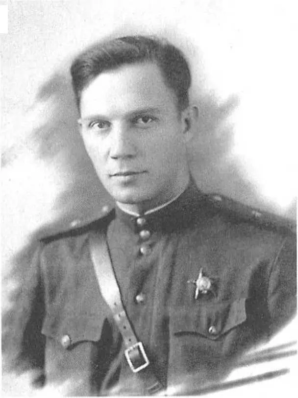 АМ Гуськов с орденом Кроеной Звезды Фронт 1943 г Сотрудники Особого - фото 5