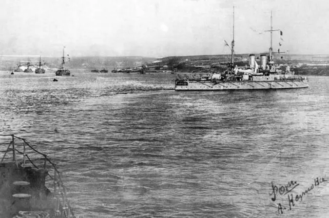 Ростислав прибыл в Севастополь 1910е гг В боевом походе в годы первой - фото 53