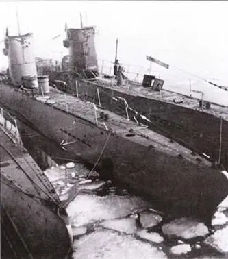 Учебные подлодки U 6 и U 10 весной 1941 г на военноморской базе в Пиллау - фото 108