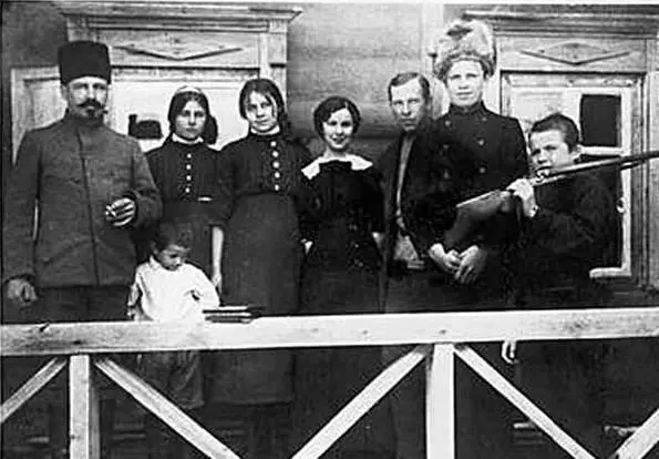 ПВ Витте с семьей Урга 1916 г Предоставлено В Хатчер Вашингтон - фото 46