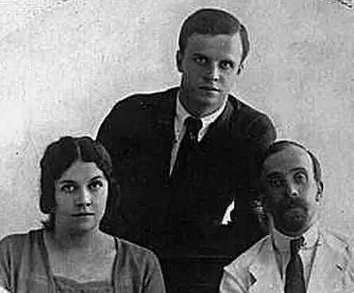 Елена Витте Борис Волков и Всеволод Лисовский Урга 1919 или 1920 г - фото 52