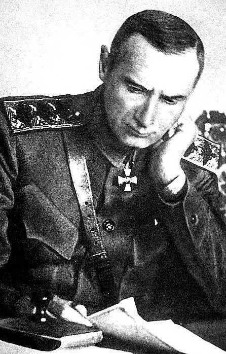 АВ Колчак СухэБатор дальний ряд четвертый справа среди советских - фото 61