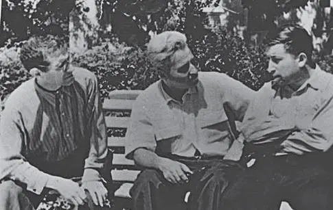 Александр Назаревич Константин Симонов Расул Гамзатов 1954 г г Махачкала - фото 53