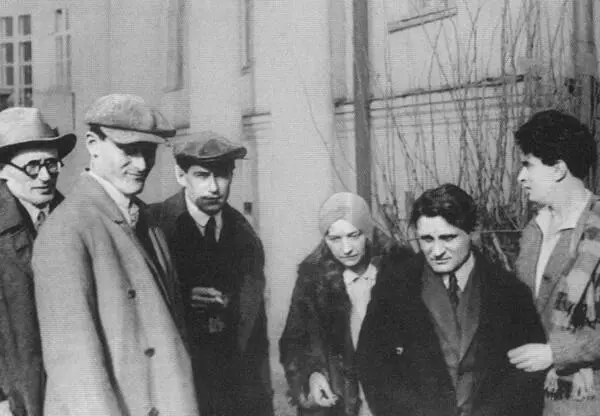 Михаил Файнзильберг брат И Ильфа Евгений Петров Валентин Катаев Серафима - фото 17