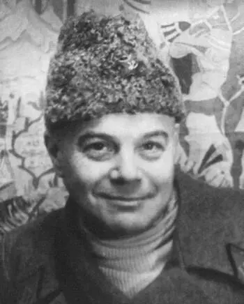 В военной форме Фото Л Алпатова 1939 г Виктор Шкловский нижний ряд - фото 21
