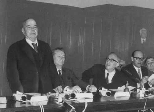 Выступление в Испании 1972 г Виктор Шкловский Лиза Эйхенбаум жена актёра - фото 48