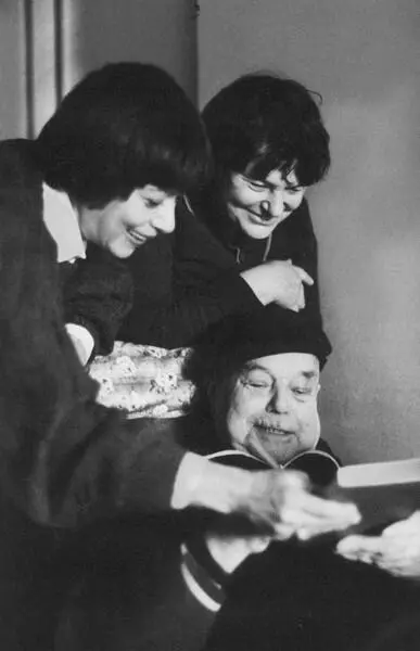 Виктор Шкловский Лиза Эйхенбаум жена актёра О Даля и Варвара Шкловская - фото 49
