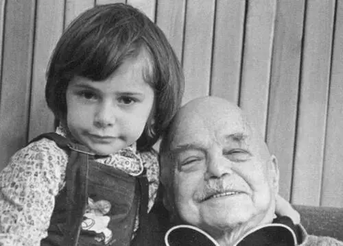 С правнучкой Василисой Фото И Пальмина Из последних снимков Виктора - фото 54