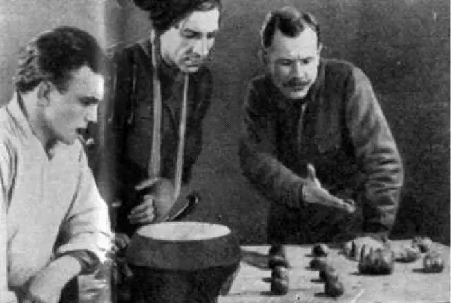 Чапаев Режиссеры Г и С Васильевы 1934 Кадр из фильма Б Бабочкин - фото 41