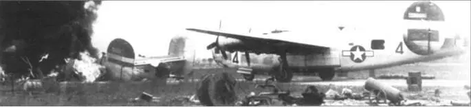 Летающий танкер B24J из 461й Бомбардировочной Группы покинутый своим - фото 226
