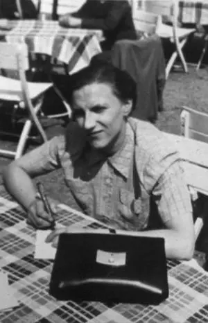 Хильда Анжелини Котны 19122000 Прага 1936 В письмах Фридл обучала Хильду - фото 77