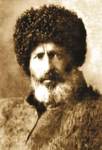 Али Каяев 18781943 Как и все сверстники Али начал учиться в примечетской - фото 39