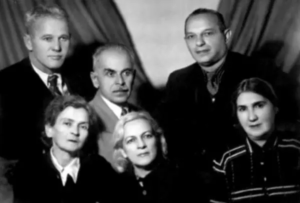 Актив обкома комсомола Дагестана в 19201922 гг Москва 1954 г слева - фото 56
