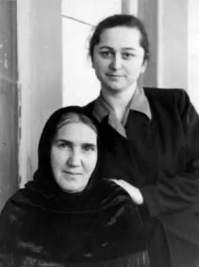 Тату Булач и поэтесса Машидат Гаирбекова 1958 г О том что произошло после - фото 58