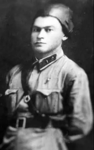 Абусаид Исаев Потом была Ленинградская блокада В комнате Тихонова чадила - фото 63